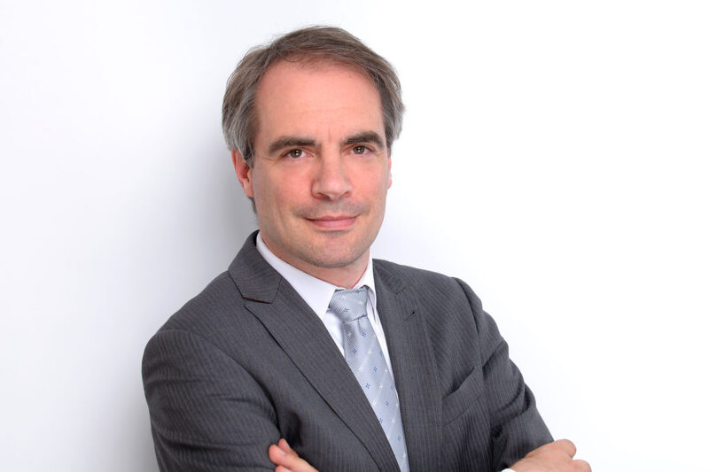 Portraitfoto von Carsten Körnig, Hauptgeschäftsführer des Bundesverbandes Solarwirtschaft, der sich zur Photovoltaik Subvention äußert.