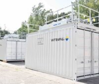 Zwei weiße Container - darin ist das Rechenzentrum, dessen Abwärme Vattenfall für da Fernwärme-Netz nutzt
