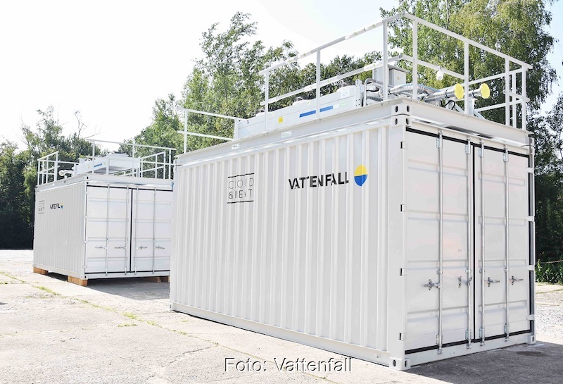 Zwei weiße Container - darin ist das Rechenzentrum, dessen Abwärme Vattenfall für da Fernwärme-Netz nutzt