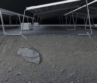 Ein Schema zeigt die Befestigung des Photovoltaik-Montagesystems Compactground GS 10 Plus von Aerocompact.