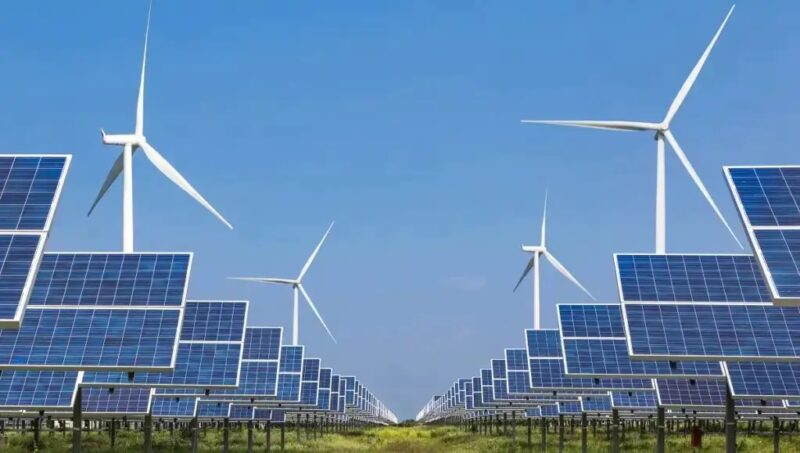 Über das längste HGÜ-Unterseekabel der Welt soll bis 2030 Strom aus Wind und Solar von Marokko nach Großbritannien fließen.