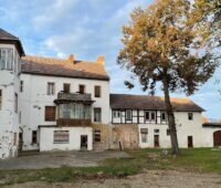 Das Rittergut Edelhof aus dem 17. Jahrhundert will man denkmalgerecht mit Photovoltaik, Solarthermie und Wärmepumpe sanieren.