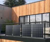 Die DEVK versichert die Balkon Solaranlage bis 600 Watt Leistung ohne Aufpreis in der Hausratversicherung und der Privathaftpflichtversicherung.