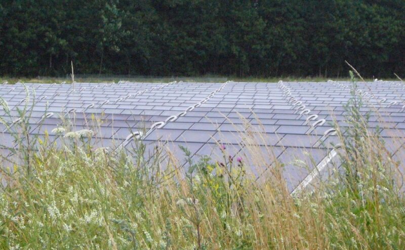 Im Bild eine von vielen Solarthermie-Freiflächenanlagen.