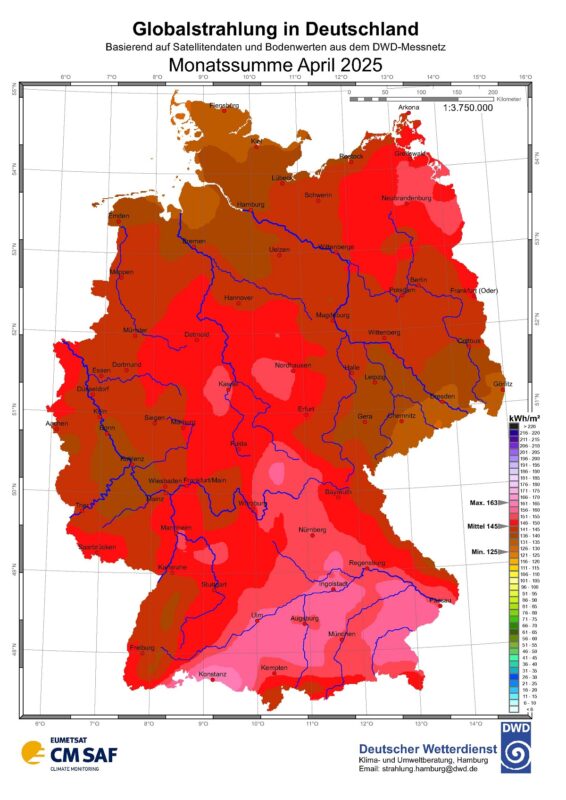 Zu sehen ist eine Deutschland-Karte mit der Sonneneinstrahlung in Deutschland im April 2025.
