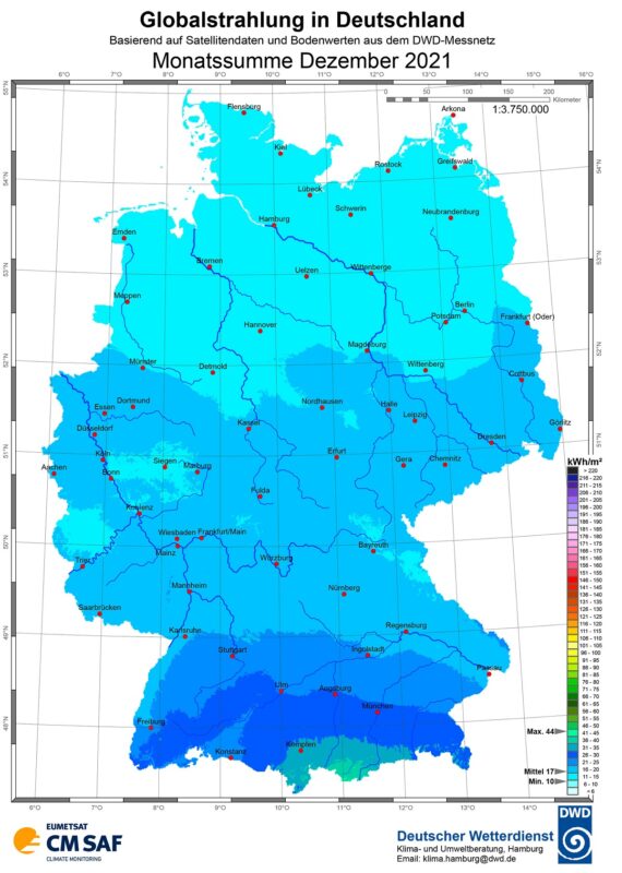 Zu sehen ist eine Karte mit der Sonneneinstrahlung in Deutschland im Dezember 2021.