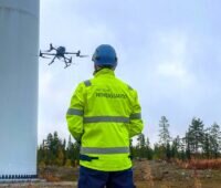 Der Einsatz der Drohne ermöglicht Deutsche WindGuard zwei Inspektionen von Windenergie-Anlagen bei einem Termin.