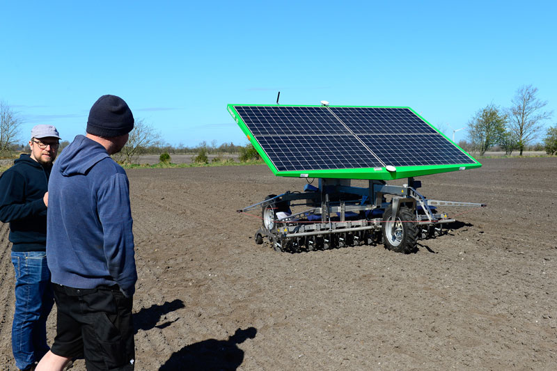 Agrarroboter mit Photovoltaikmodulen