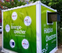 Zu sehen ist ein elektrischer Energiespeicher mit intelligentem Lade-Speicher-Management, der an der Hochschule Merseburg für die Elektromobilität entwickelt wurde.