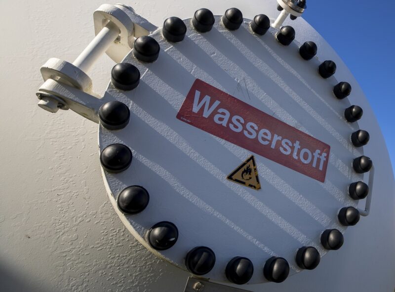 Enertrag will bei Magdeburg einen PEM-Elektrolyseur mit 10 MW Leistung installieren. Dieser kommt vom französischen Hersteller Elogen.