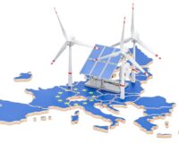 Im Bild eine Europakarte mit Windrädern und Photovoltaik-Anlagen, der Net-Zero Industry Act ist in Kraft getreten.