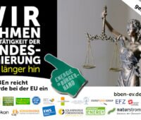 Flyer zur Bürgerenergie-Beschwerde der Verbände mit Logos und Bild von Justizia