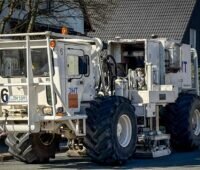 Vibotruck im Einsatz zur Vermessung des Untergrundes, ob Closed-Loop-Geothermie in Hannover möglich ist.