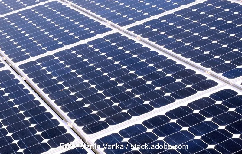Laut dem Branchenverband BNE könnte ein Repowering von Photovoltaik-Anlagen kurzfristig stärkere Beiträge zur Stromversorgung leisten und die Strompreise reduzieren.