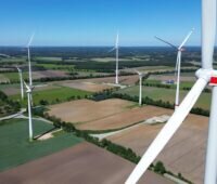 Windpark im norddeutschen Flachland.