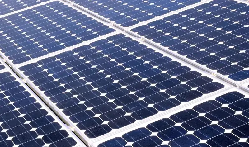 Der Autohersteller Ford installiert an seinem Standort Valencia eine Photovoltaik-Anlage mit einer Leistung von 2,8 Megawatt. Bis 2024 soll eine Erweiterung auf insgesamt 10 Megawatt erfolgen.