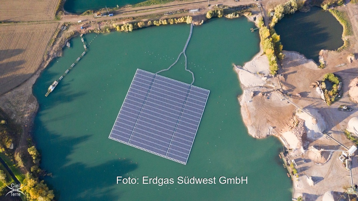 Im Bild die Floating-PV in Leimersheim, die das Fraunhofer ISE untersucht hat.