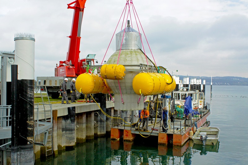 Zu sehen ist das vom Fraunhofer IEE entwickelte Offshore-Pumpspeicherkraftwerk im Modellmaßstab 1:10 im Bodensee.