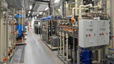 Im Bild ein Labor mit energieintensiven Prozessen. Das Fraunhofer ISE will mit einem Energiemanagement Energie einsparen.