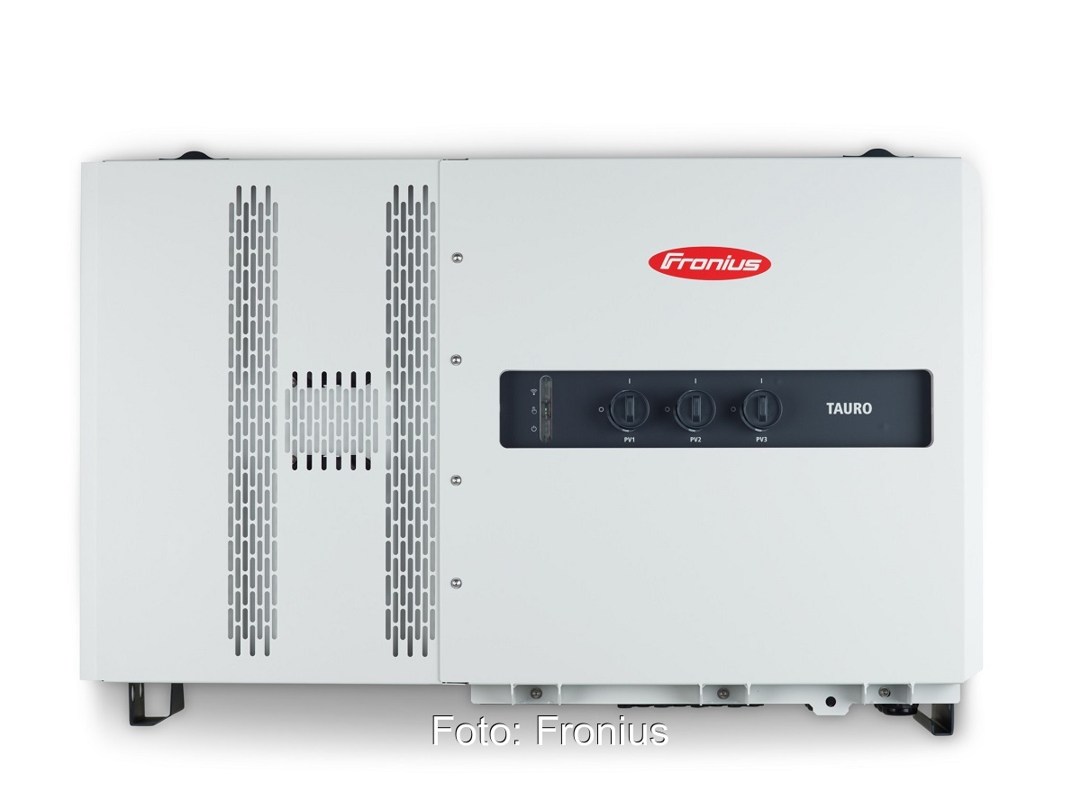Zu sehen ist der Wechselrichter Tauro, der ab Mitte des Jahres neu im Fronius Portfolio 2021 ist.