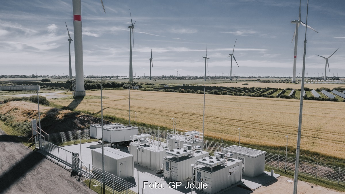 Ein Elektrolyseur im nordfriesischen Bosbüll nutzt Windstrom für die Wasserstoff-Produktion.