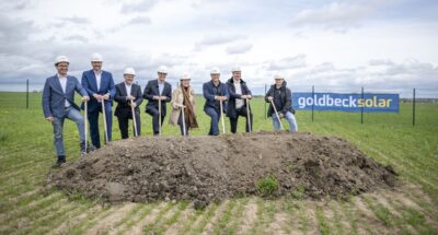 Im Bild Offizielle beim Spatenstich für den Photovoltaik-Solarpark Bartow.