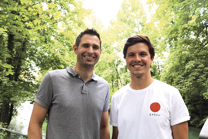 Die beiden Gründer von Pionierkraft: Nicolas Schwaab und Andreas Eberhardt vor Bäumen