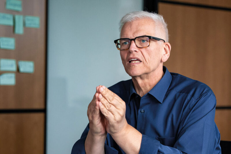 Portraitfoto von Regierungspräsident Hans-Josef Vogel