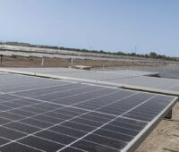 Zu sehen ist ein Photovoltaik-Solarpark von Q Cells in Spanien. Mit der Übernahmen von RES France wird das Frankreichgeschäft gestärkt.
