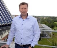 Prof. Dr. Ilja Tuschy von der Hochschule Flensburg hat die politischen Rahmenbedingungen für Wärme aus Sonnenenergie in Fernwärmenetzen untersucht.
