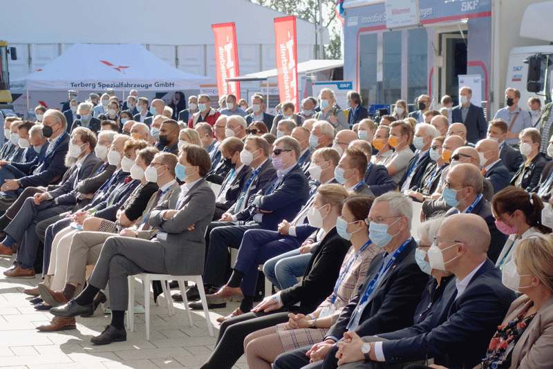 Publikum bei der Eröffnungsveranstaltung der HusumWind 2021