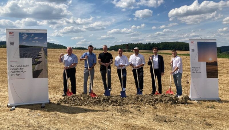 IBC Solar baut einen Photovoltaik-Solarpark mit Bürgerbeteiligung in Klosterlangheim im Landkreis Lichtenfels.