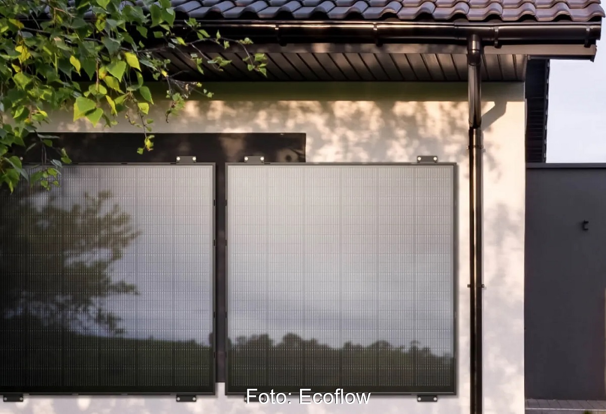 Im Bild eines der Balkonkraftwerke, die man bei IKEA bekommen kann.