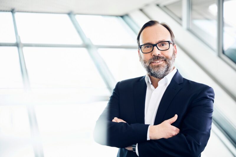 Halbportrait des künftigen Enercity-Erneuerbaren-Geschäftsführers Jörg Kubitza.