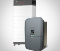Kostal Plenticore Wechselrichter und ein Speicherturm von BYD.