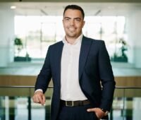 Porträt von Kaloyan Velichkov, CEO von Sunotec