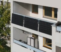 Katek und das Berliner Startup Indielux kooperieren im Segment der Balkon-Solaranlage.