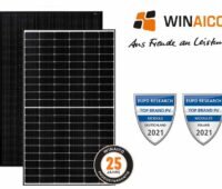 Winaico-aus Freude an Leistung: Abbildung zwei Photovoltaikmodule WST-MGL Gemini: 25 Jahre Produktgarantie_Top Btand PV Module EUPD Research 2021