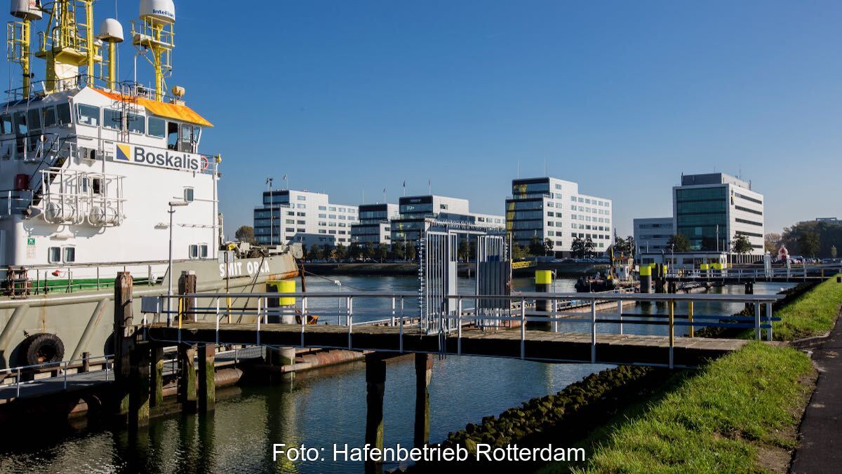 Landstrom-Versorgung mit Ökostrom für Schiffe in Rotterdam