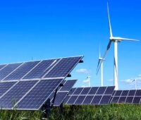 Im Bild Photovoltaik und Windenergieanlagen, Leag Renewables ist ein großer deutscher Projektierer für erneuerbare Energien.