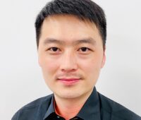 Zu sehen ist der chinesische Photovoltaik-Experte Fei Lu.