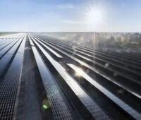 Zu sehen ist ein Photovoltaik-Solarpark von Belectric. Das Unternehmen baut den größten unabhängigen Photovoltaik-Solarpark in Deutschland.