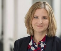 Im Bild Klimaschutzministerin Katrin Eder, die das Kommunale Investitionsprogramm Klimaschutz und Innovation in Rheinland-Pfalz auf den Weg bringen will.