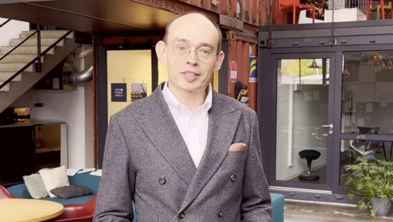 Im Bild Dr. Marek Miara, der Heat Pumps Watch als Non-Profit-Organisation für unabhängige Informationen zur Wärmepumpe gegründet hat.