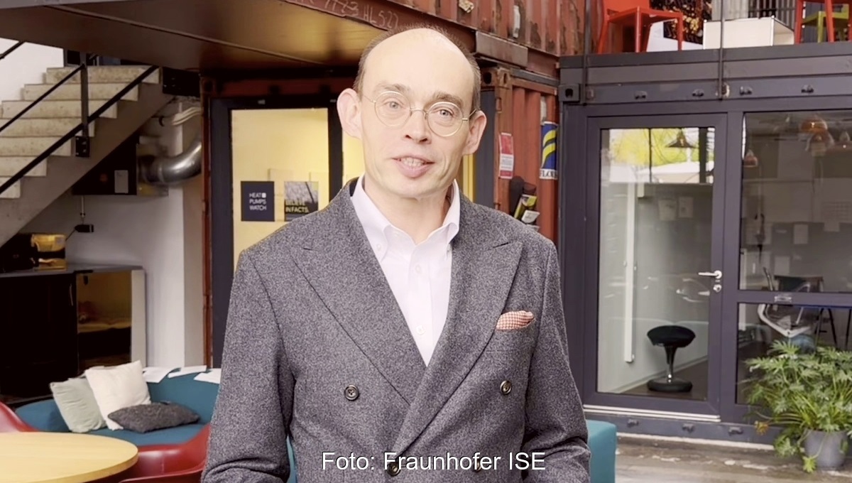 Im Bild Dr. Marek Miara, der Heat Pumps Watch als Non-Profit-Organisation für unabhängige Informationen zur Wärmepumpe gegründet hat.