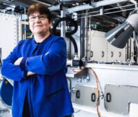 Dr. Margret Wohlfahrt-Mehrens im Labor