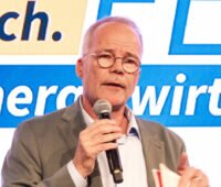 SPD-Politiker Matthias Miersch bei einer Rede auf dem BEE-Sommerfest 2026.