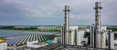 Kraftwerksstandort mit Gasturbinen und Photovoltaik in den Niederlanden.
