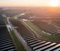 Ein Luftbild eines Enerparc-Solarparks, für das insolvente Photovoltaik-Unternehmen Enerparc läuft die Suche nach Investoren.