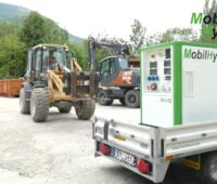 Zu sehen ist der MobilHybrid, ein mobiler Stromspeicher für Baustellen.